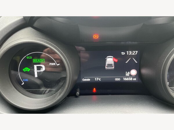 Used Toyota Yaris 2023 for sale - 76269878: Photo 11