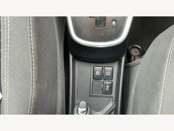Used Toyota Yaris 2019 for sale - 76153163: Photo 28