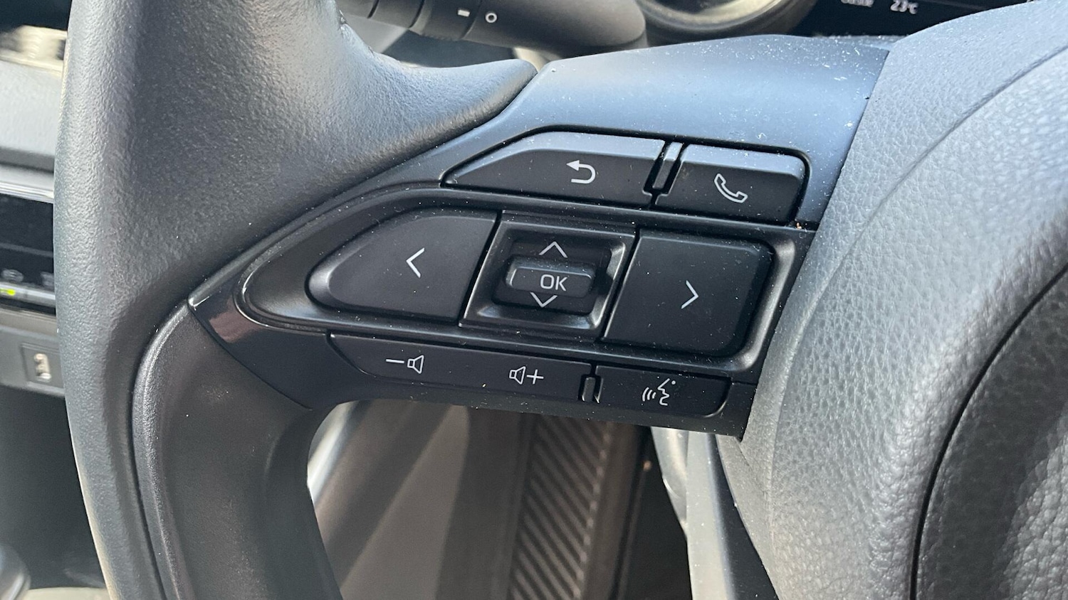 Used Toyota Yaris 2022 for sale - 77143721: Photo 34