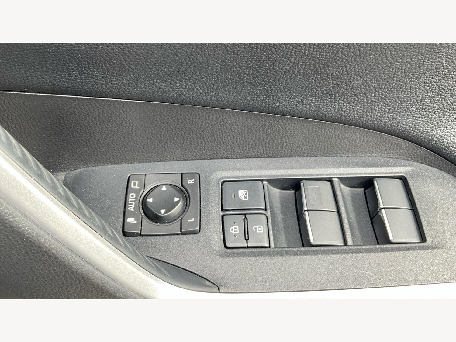Used Toyota RAV4 2020 for sale - 76094521: Photo 33