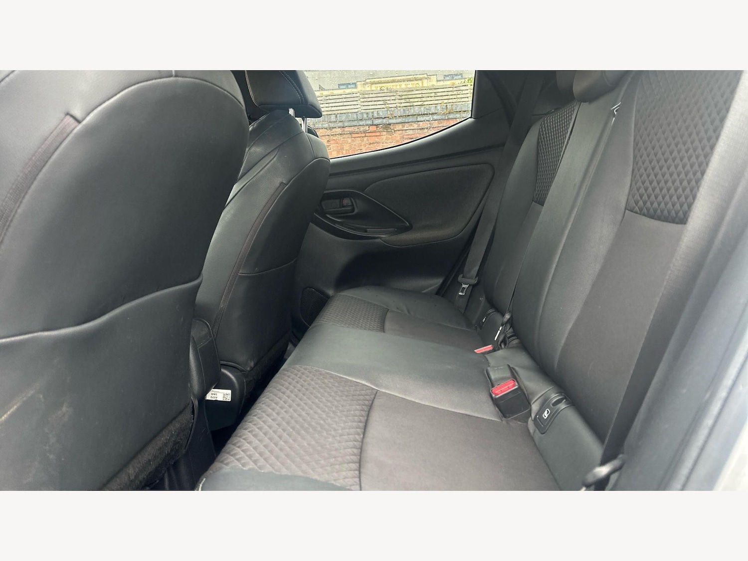 Used Toyota Yaris 2022 for sale - 78099934: Photo 14