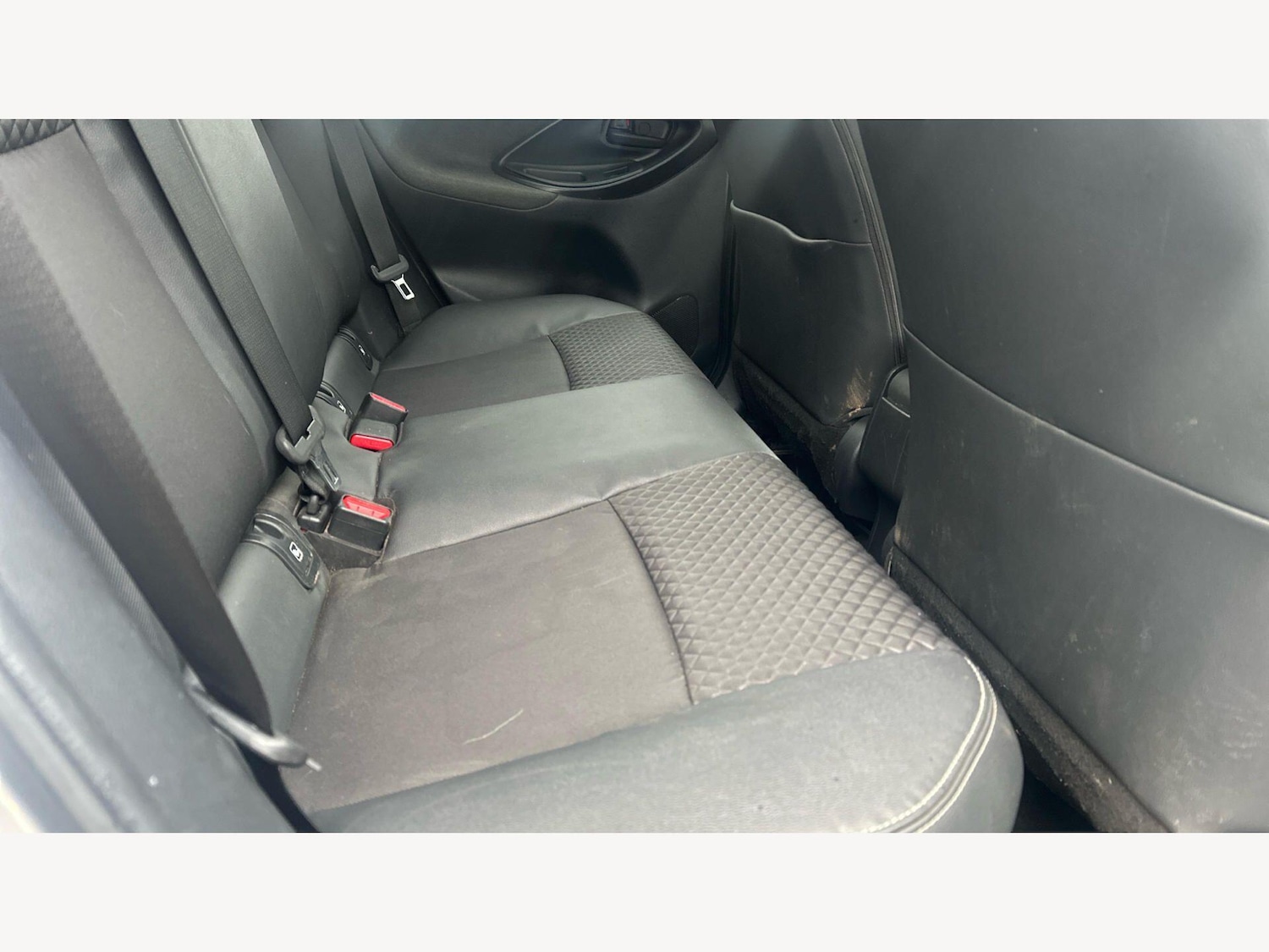 Used Toyota Yaris 2022 for sale - 78099934: Photo 15