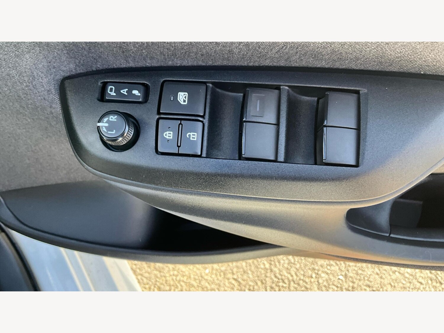 Used Toyota Yaris 2024 for sale - 76991084: Photo 26