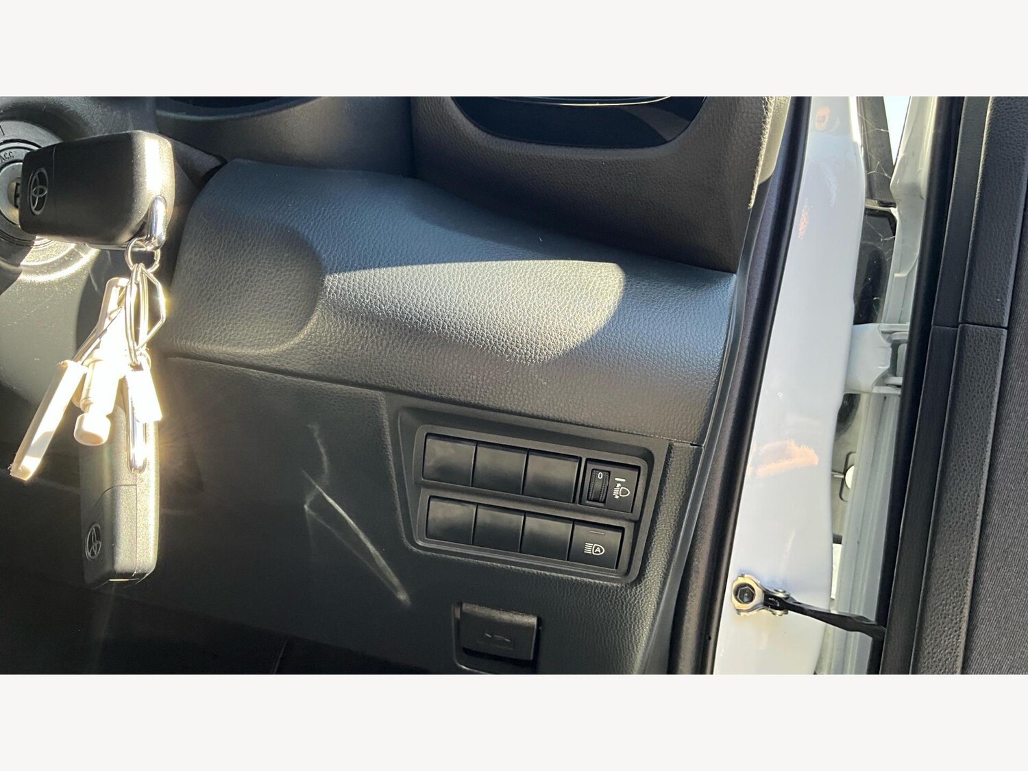 Used Toyota Yaris 2024 for sale - 76991084: Photo 27