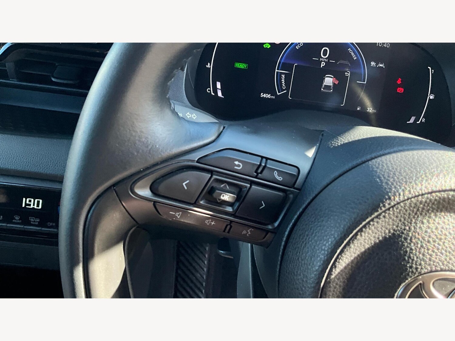 Used Toyota Yaris 2024 for sale - 76991084: Photo 29