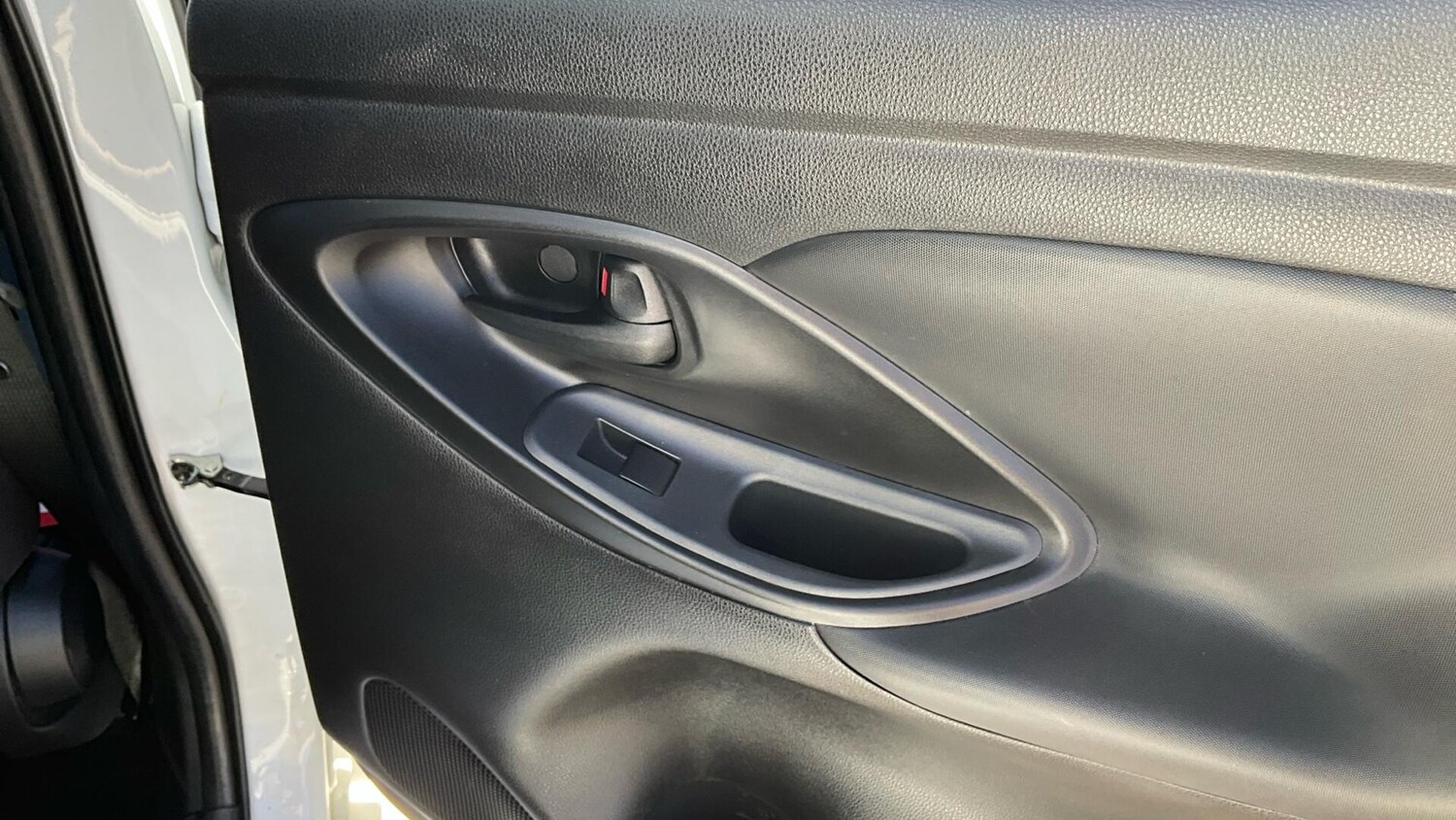 Used Toyota Yaris 2024 for sale - 76991084: Photo 33