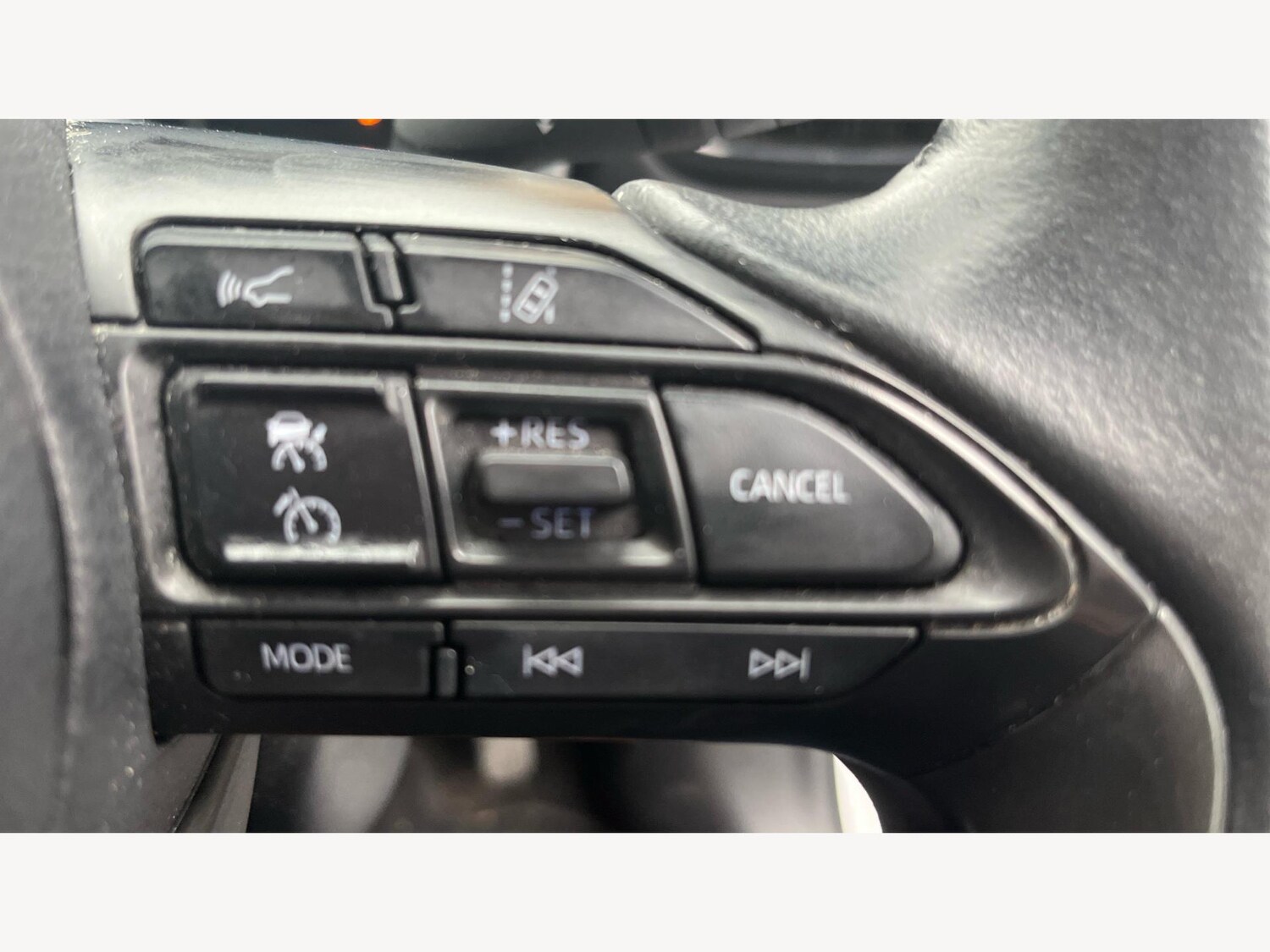 Used Toyota Yaris Cross 2023 for sale - 77253734: Photo 25