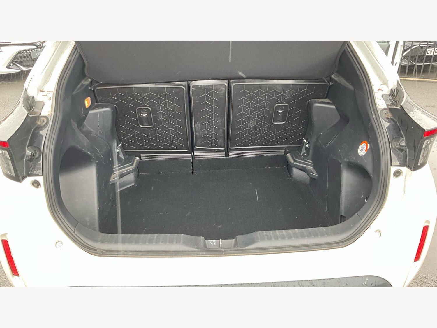 Used Toyota Yaris Cross 2023 for sale - 77330434: Photo 16