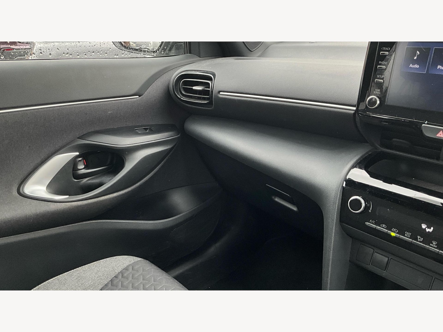 Used Toyota Yaris Cross 2023 for sale - 77330434: Photo 27