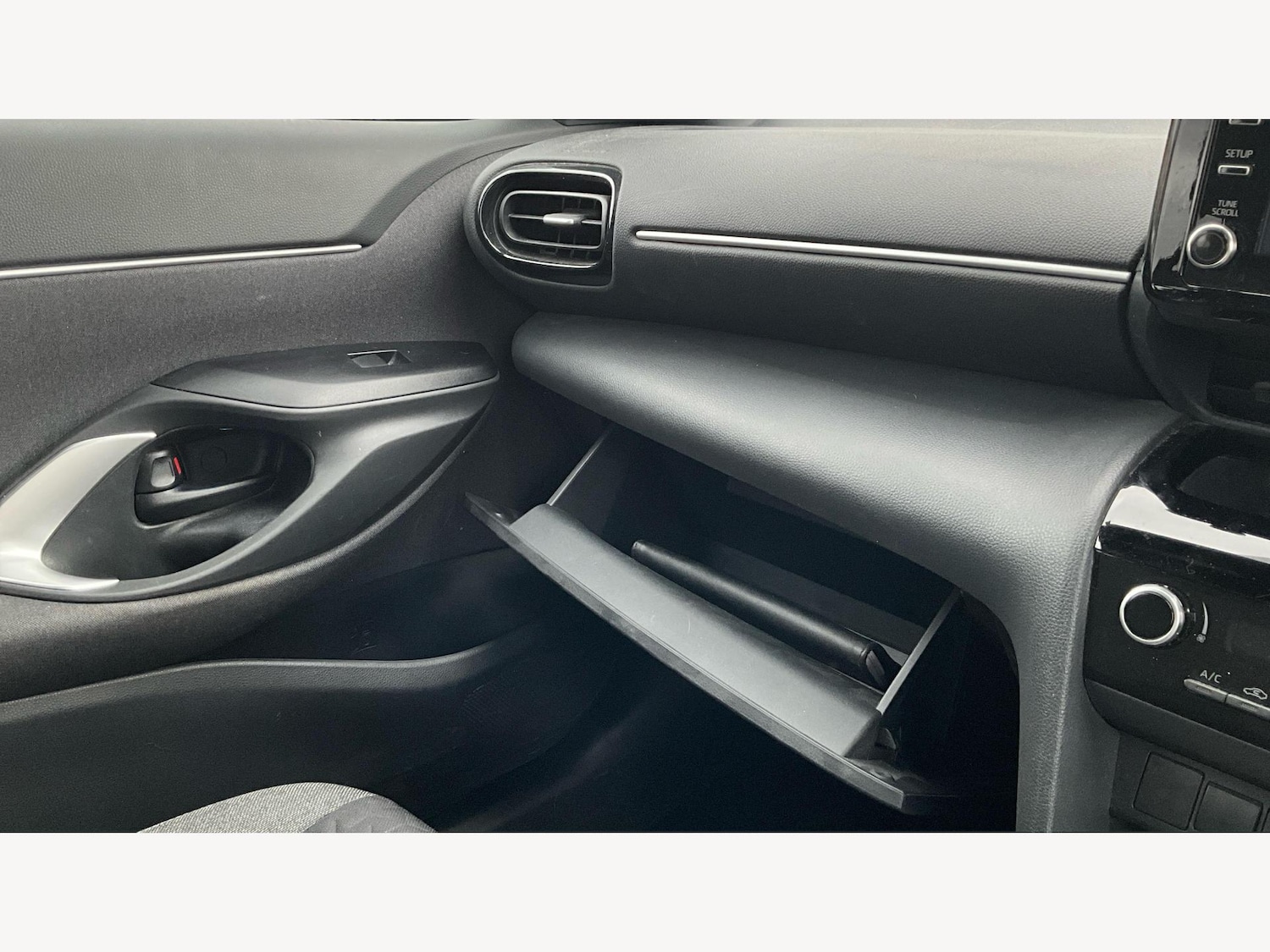 Used Toyota Yaris Cross 2023 for sale - 77330434: Photo 28