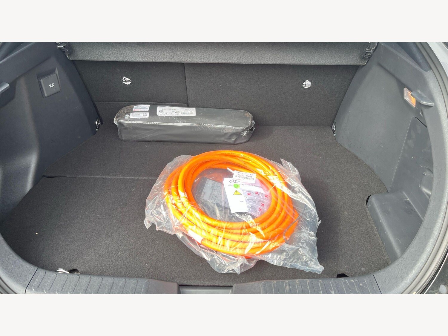 Used Toyota C-HR for sale - 78034140: Photo 23