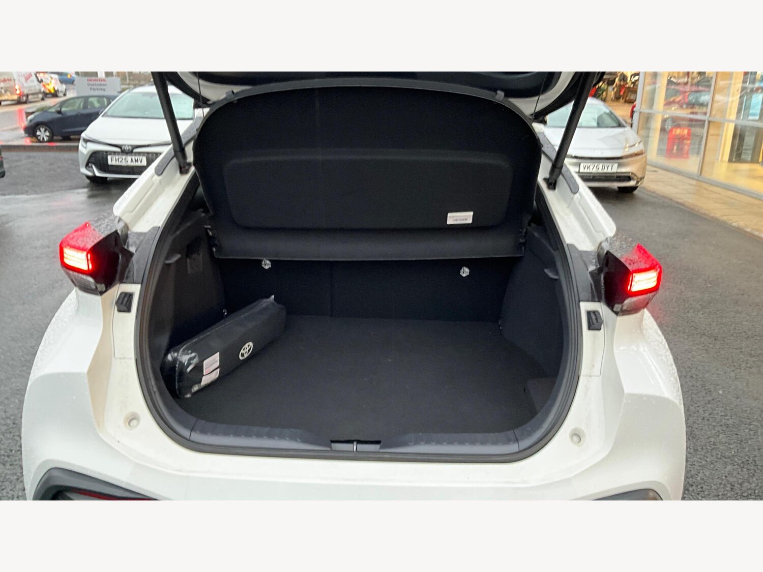 Used Toyota C-HR 2024 for sale - 77253801: Photo 16