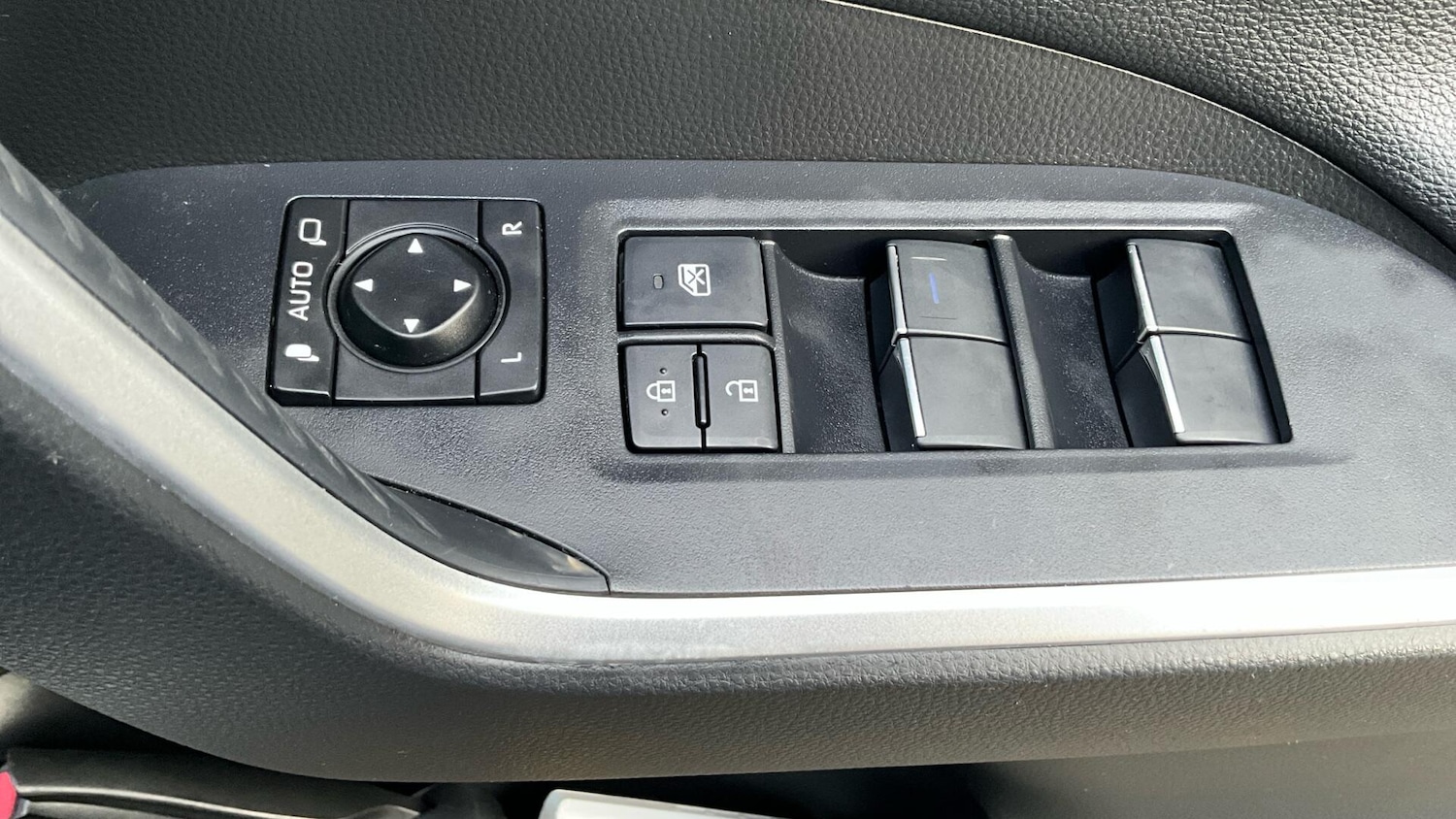 Used Toyota RAV4 2020 for sale - 76689824: Photo 33