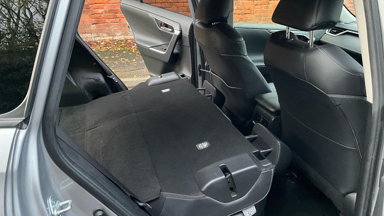 Used Toyota RAV4 2020 for sale - 76689824: Photo 43