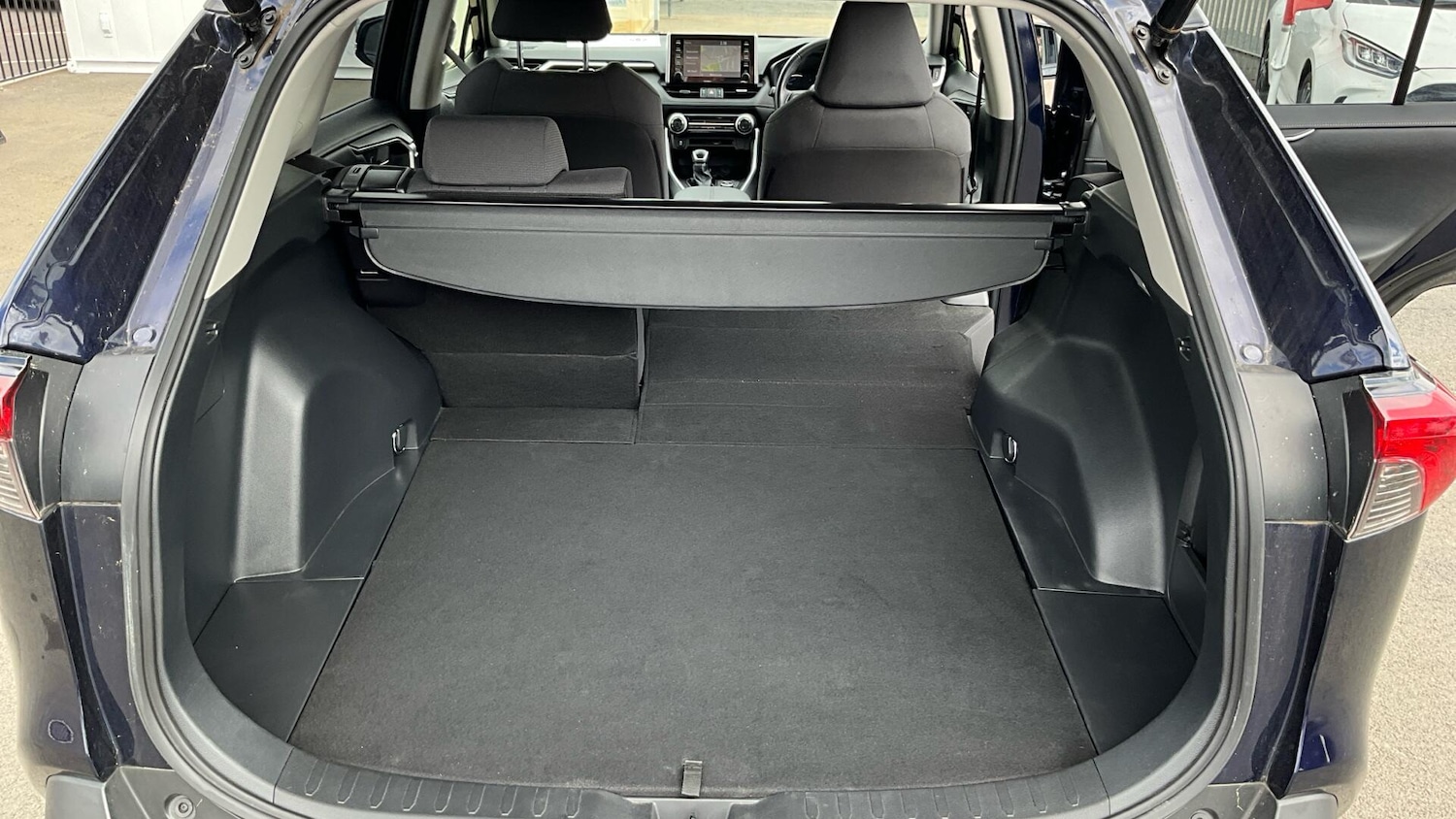 Used Toyota RAV4 2020 for sale - 76942709: Photo 37