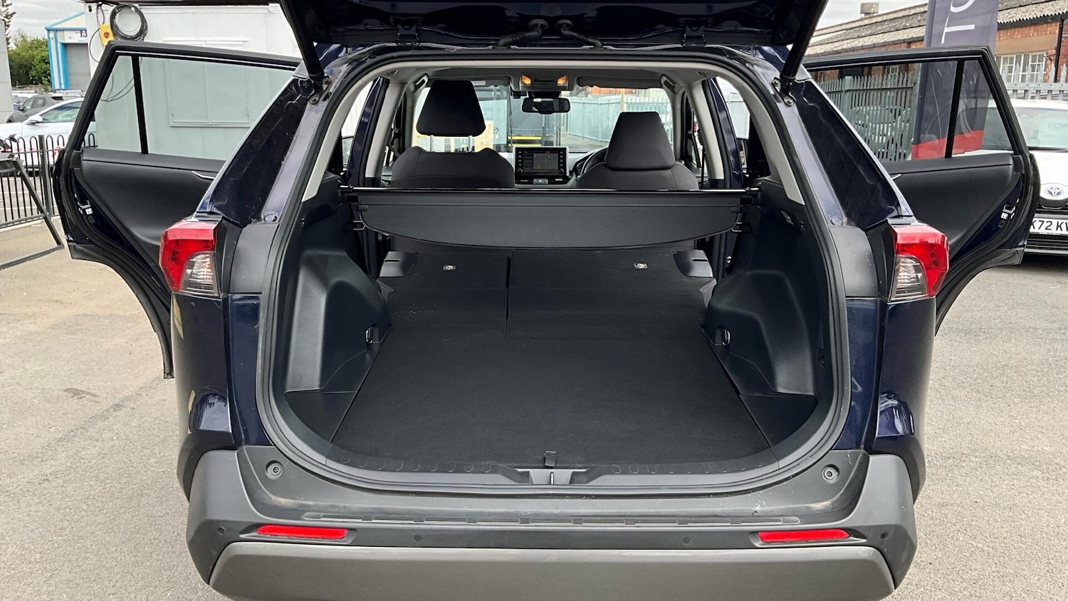 Used Toyota RAV4 2020 for sale - 76942709: Photo 40