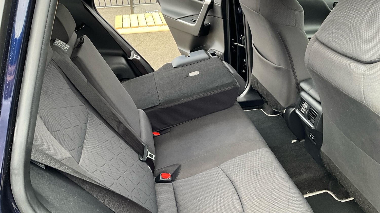 Used Toyota RAV4 2020 for sale - 76942709: Photo 43