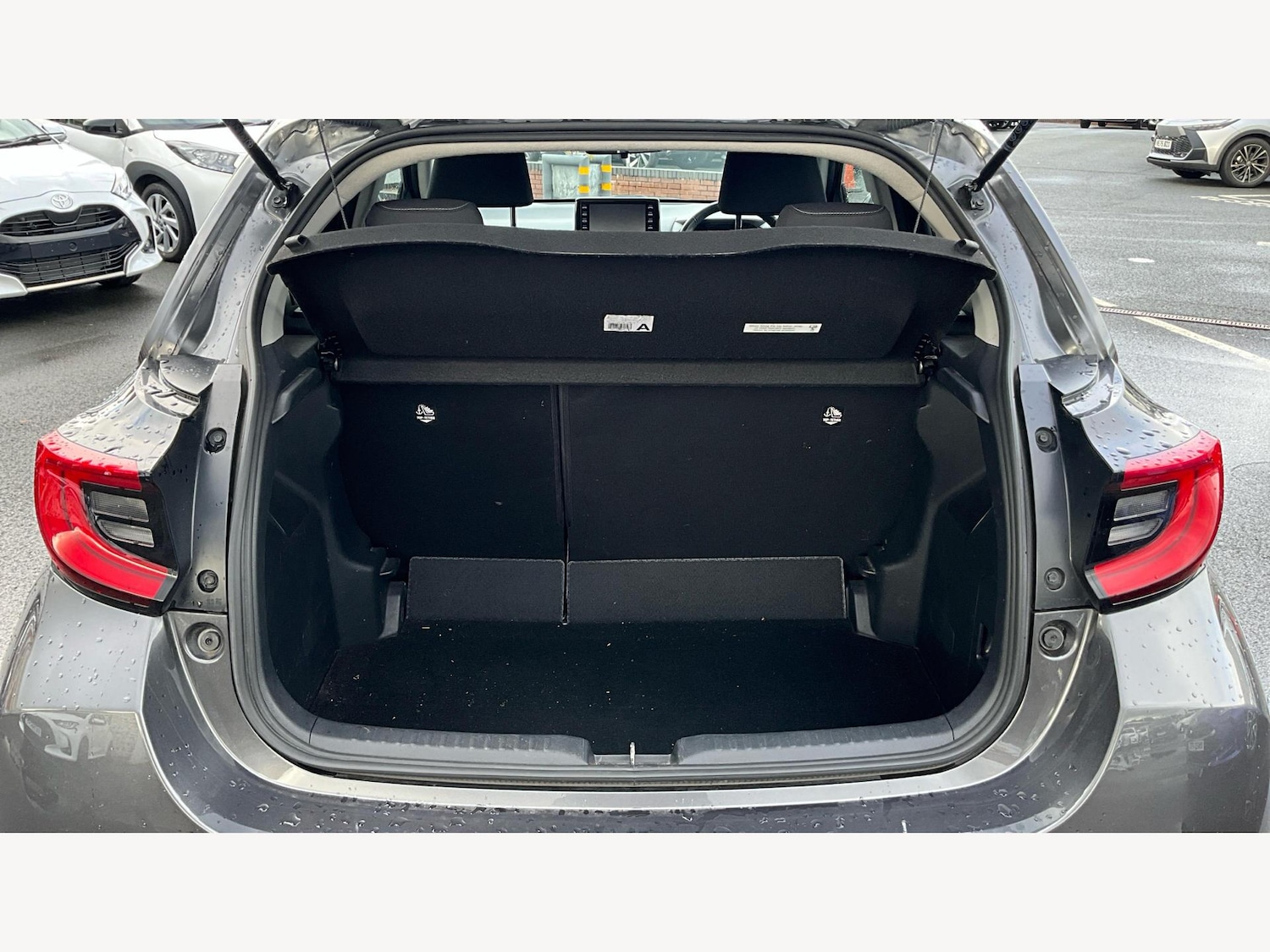 Used Toyota Yaris 2021 for sale - 77612560: Photo 16