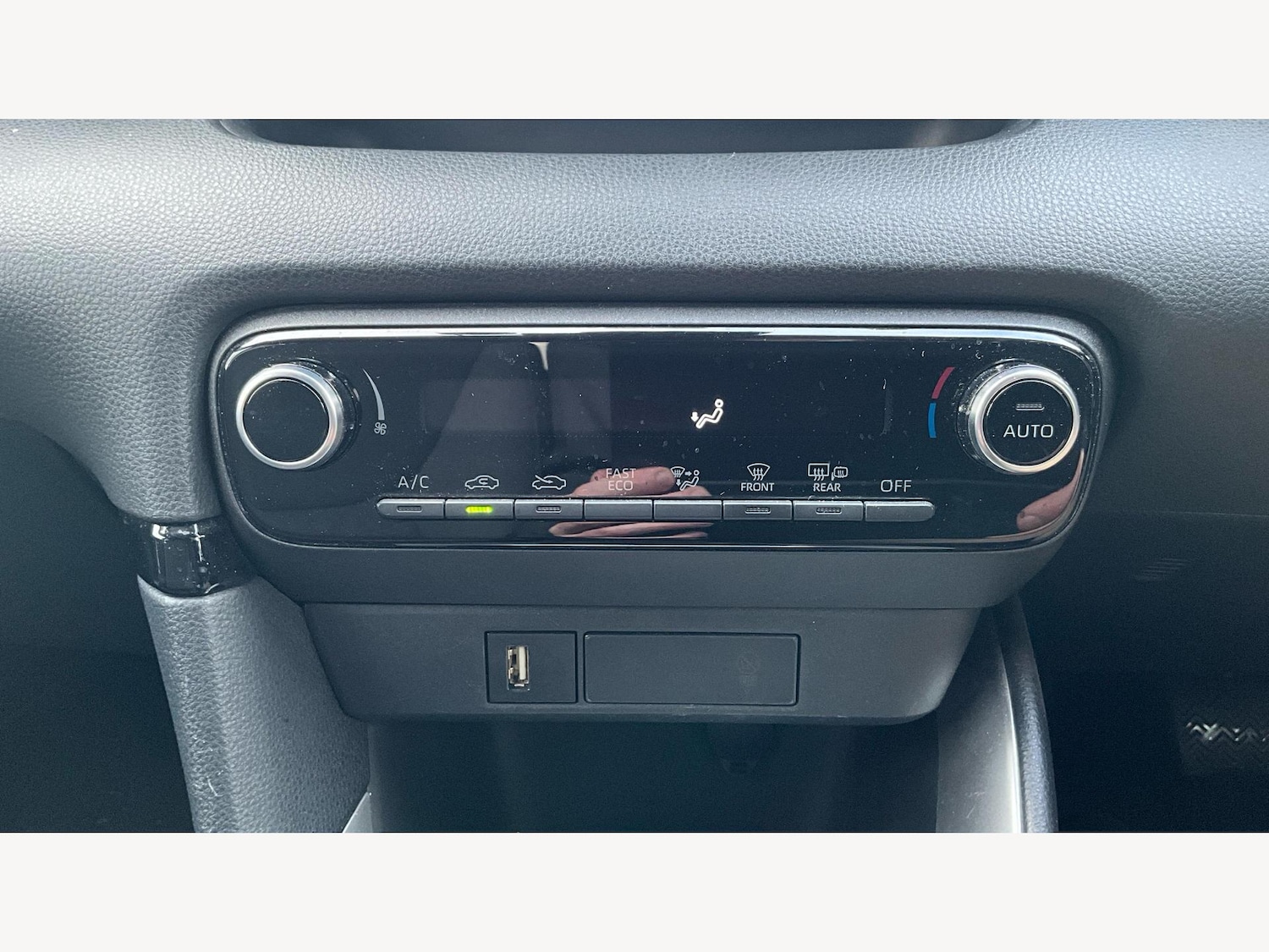 Used Toyota Yaris 2021 for sale - 77612560: Photo 27