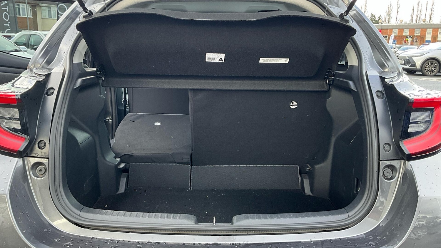 Used Toyota Yaris 2021 for sale - 77612560: Photo 33