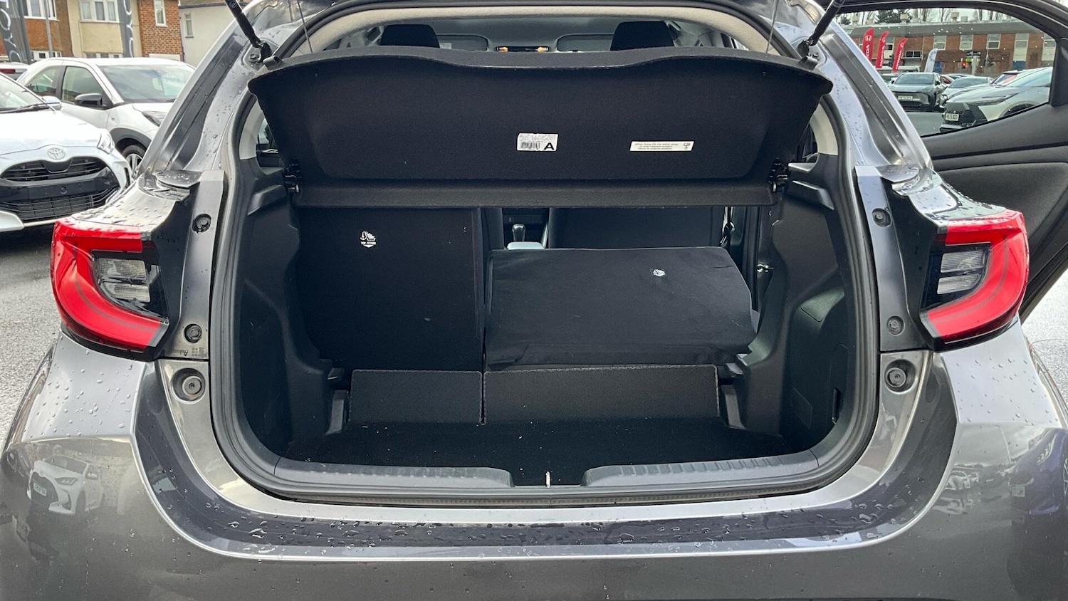 Used Toyota Yaris 2021 for sale - 77612560: Photo 39