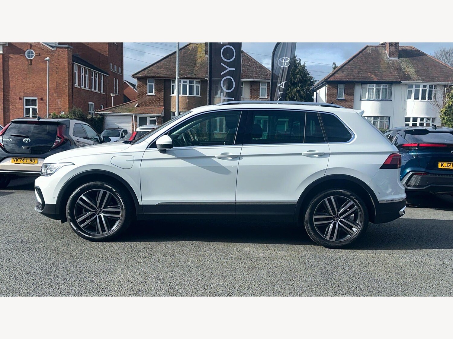 Used Volkswagen Tiguan 2023 for sale - 77671234: Photo 19