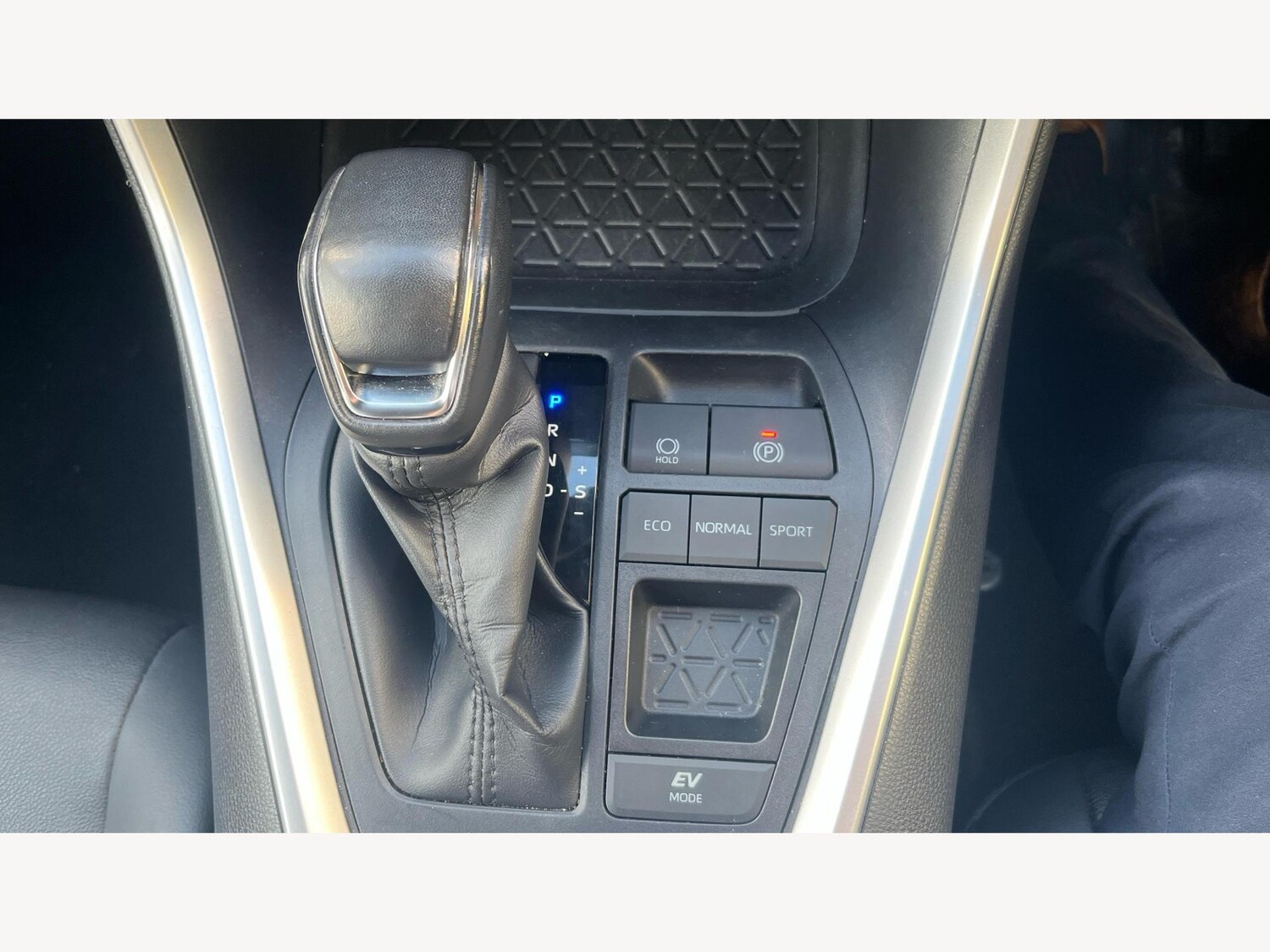 Used Toyota RAV4 2022 for sale - 77214975: Photo 28