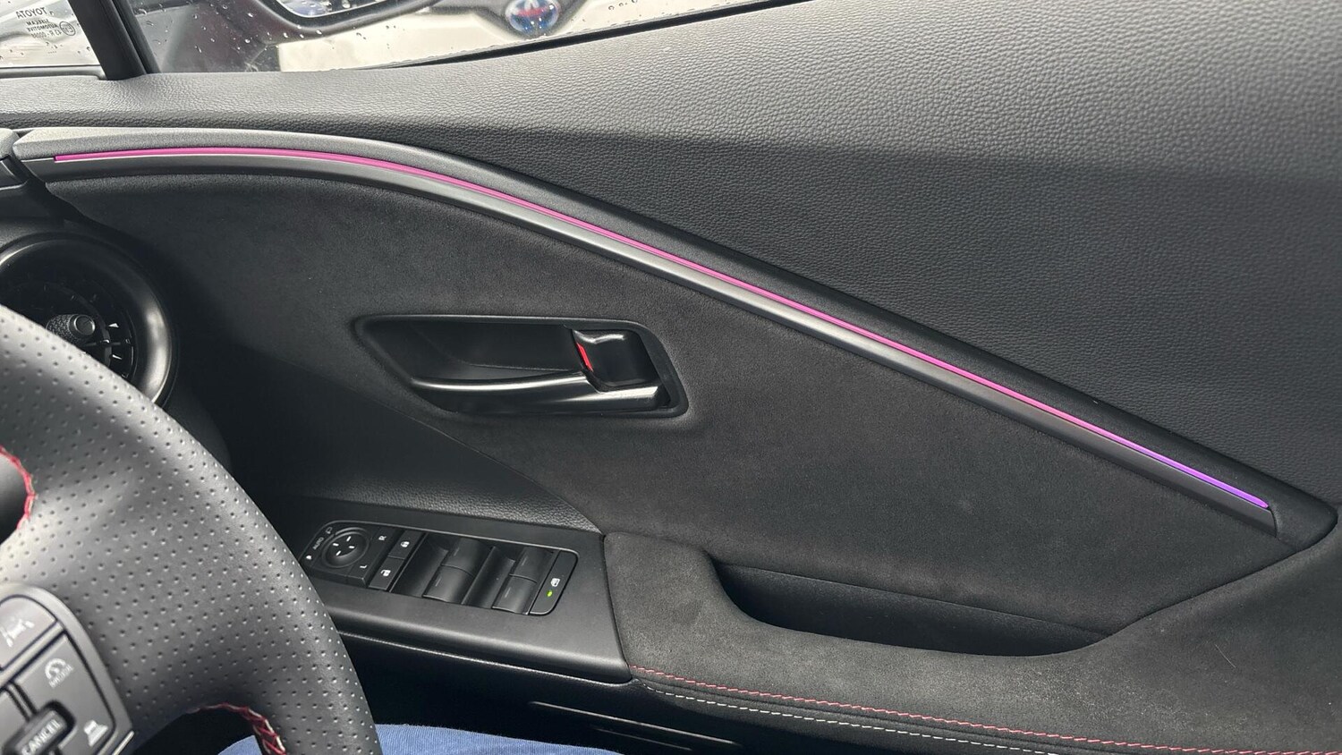 Used Toyota C-HR 2025 for sale - 77637740: Photo 64