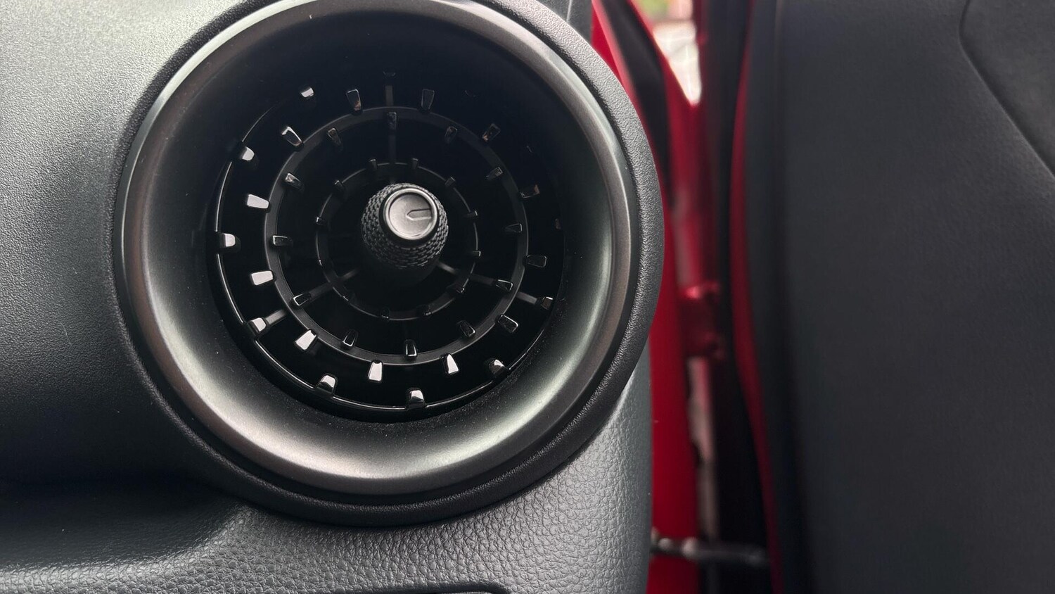 Used Toyota C-HR 2025 for sale - 77637740: Photo 87