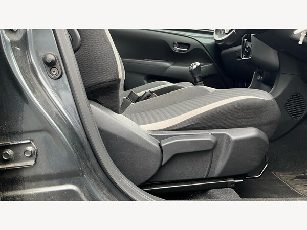 Used Toyota AYGO 2020 for sale - 75720877: Photo 32