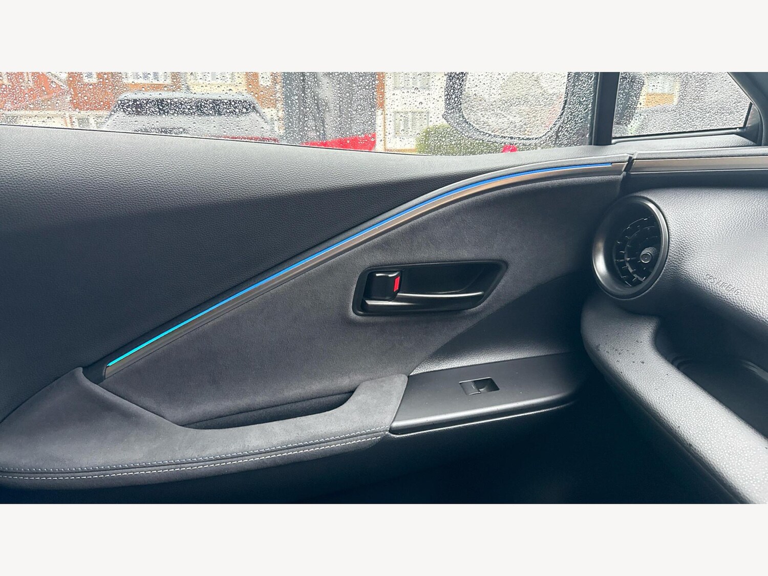 Used Toyota C-HR 2024 for sale - 77497133: Photo 25