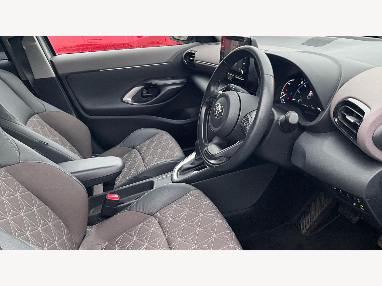 Used Toyota Yaris Cross 2022 for sale - 77637668: Photo 13