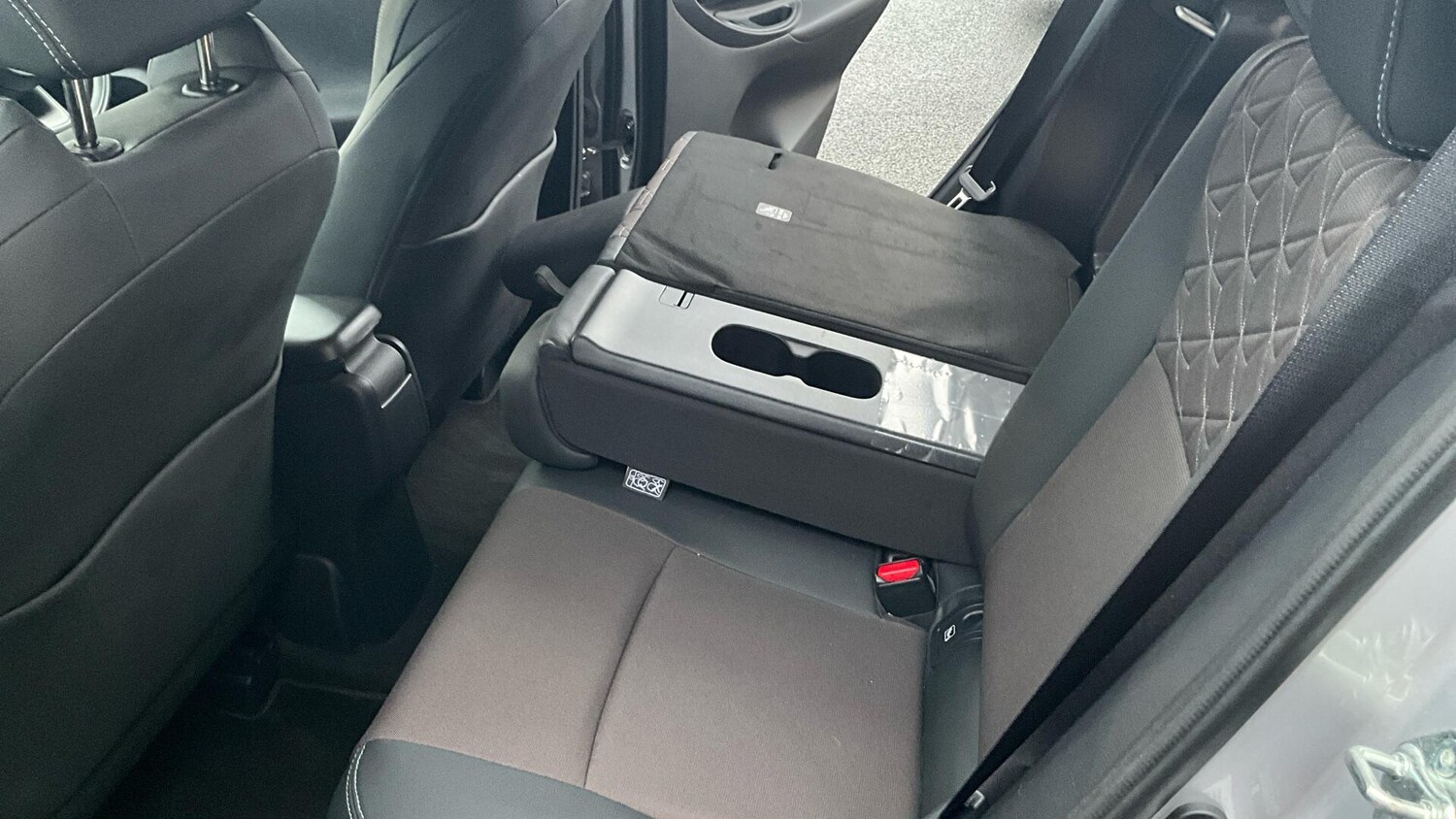 Used Toyota Yaris Cross 2022 for sale - 77637668: Photo 39