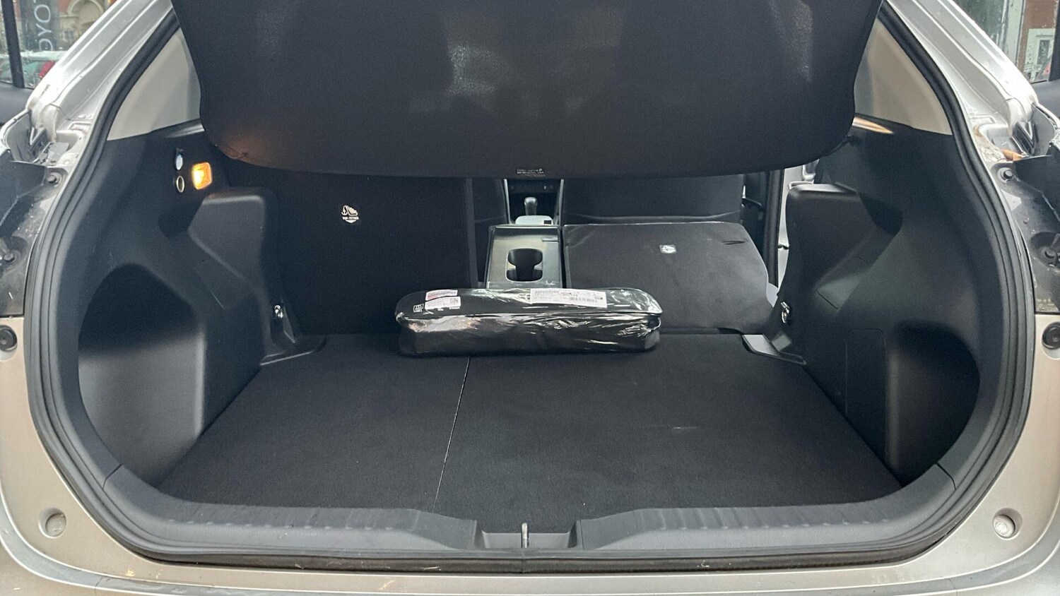 Used Toyota Yaris Cross 2022 for sale - 77637668: Photo 40