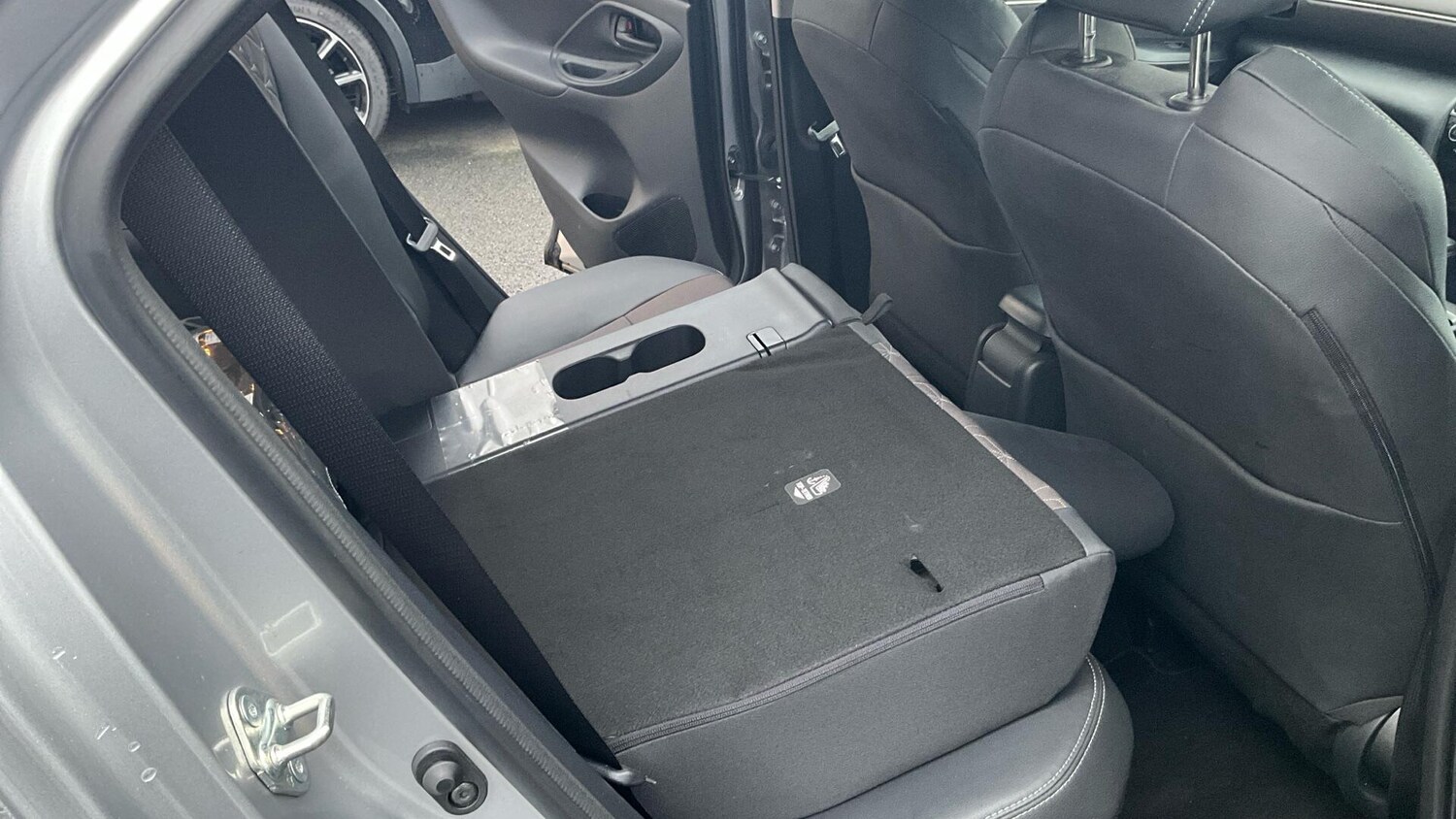 Used Toyota Yaris Cross 2022 for sale - 77637668: Photo 41