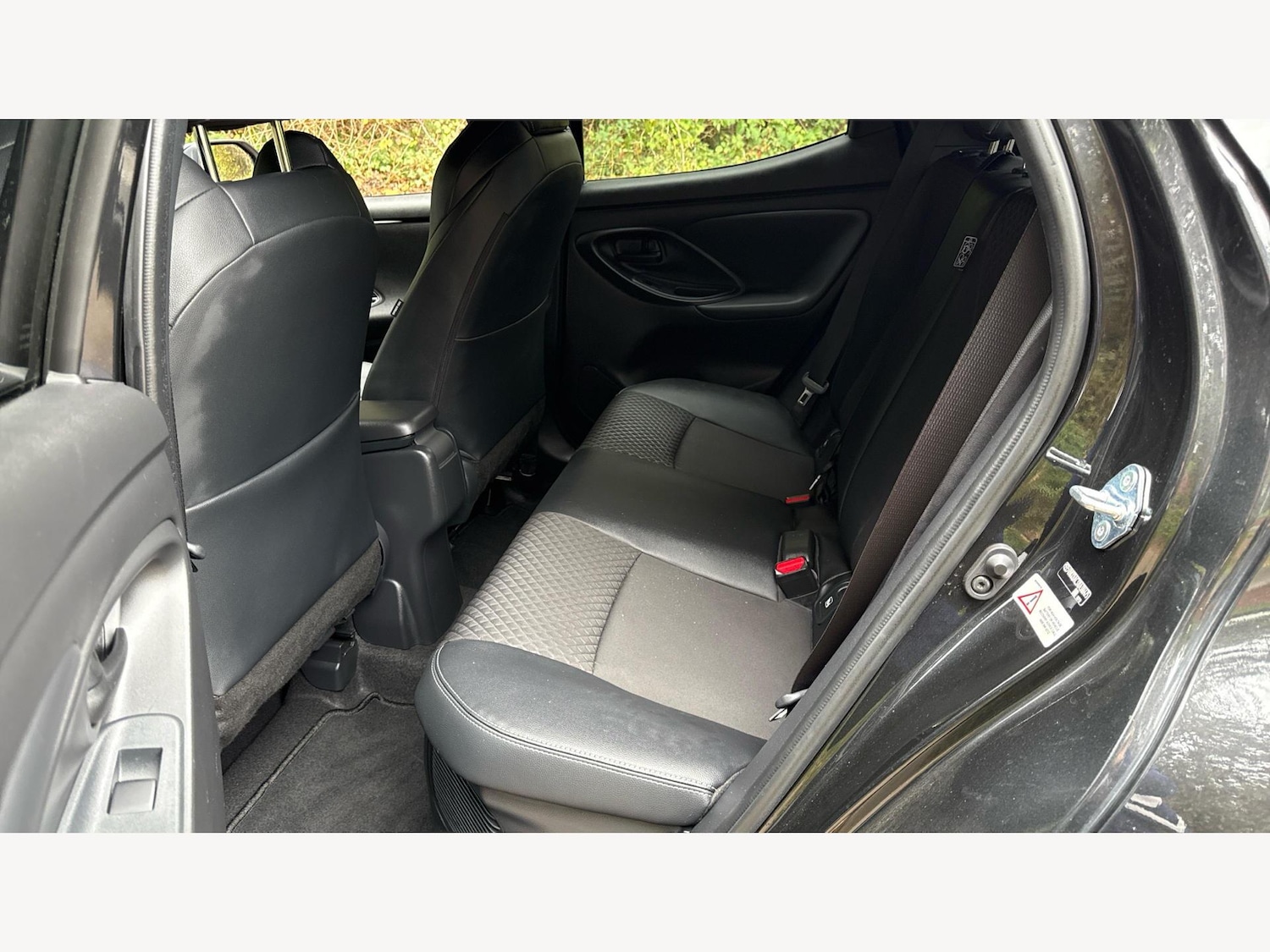 Used Toyota Yaris 2025 for sale - 76200984: Photo 15