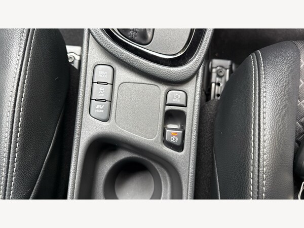 Used Toyota Yaris 2025 for sale - 76200984: Photo 35