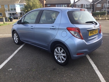 Used Toyota Yaris 2012 for sale - 76055816: Photo