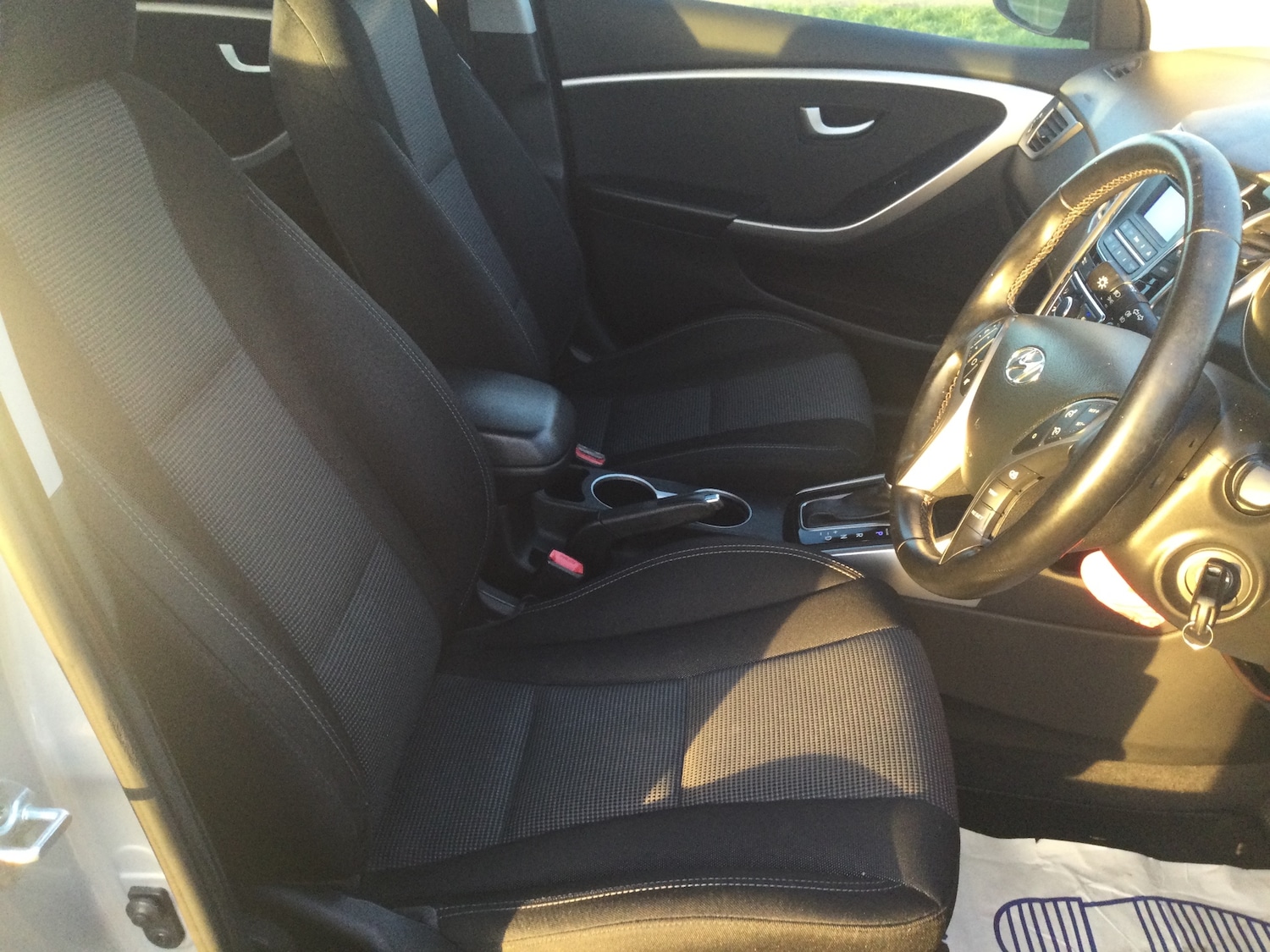 Used Hyundai i30 2014 for sale - 77137377: Photo 4