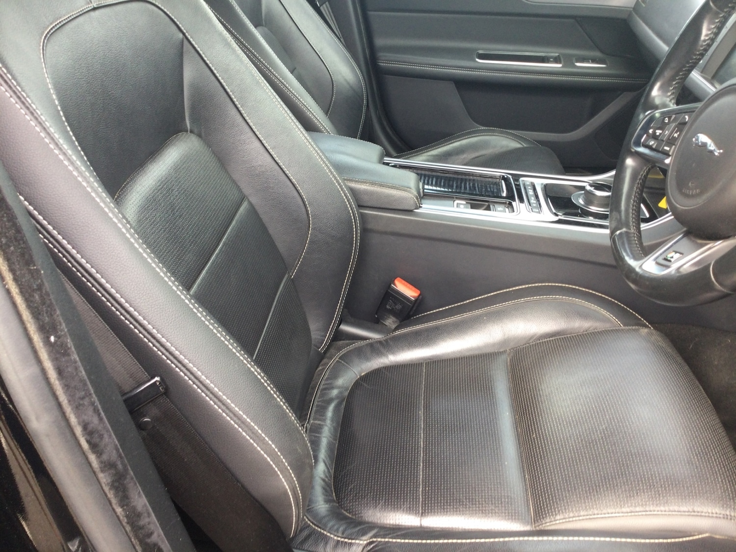 Used Jaguar XF 2016 for sale - 78032145: Photo 5