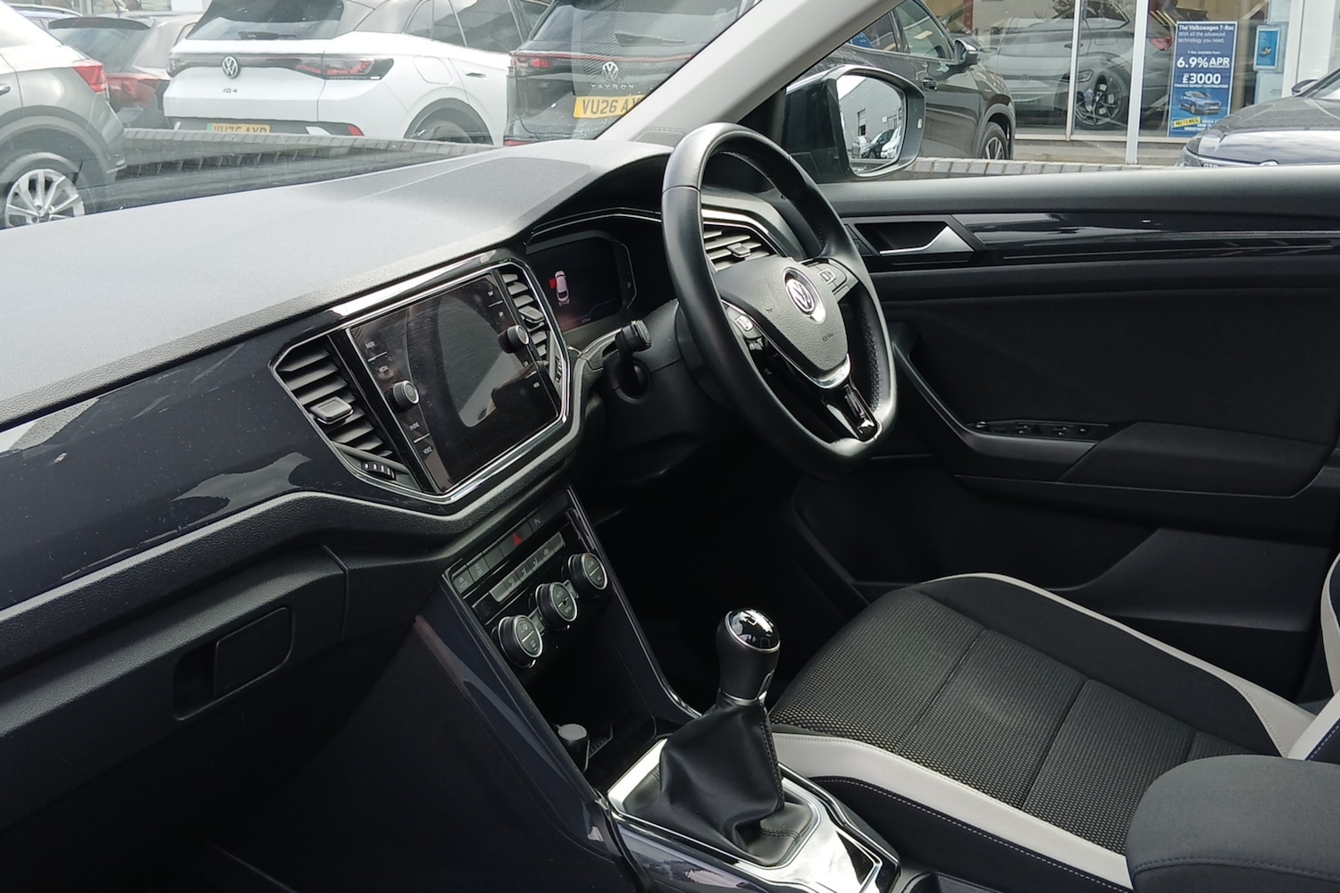 Used Volkswagen T-Roc 2020 for sale - 78206883: Photo 2