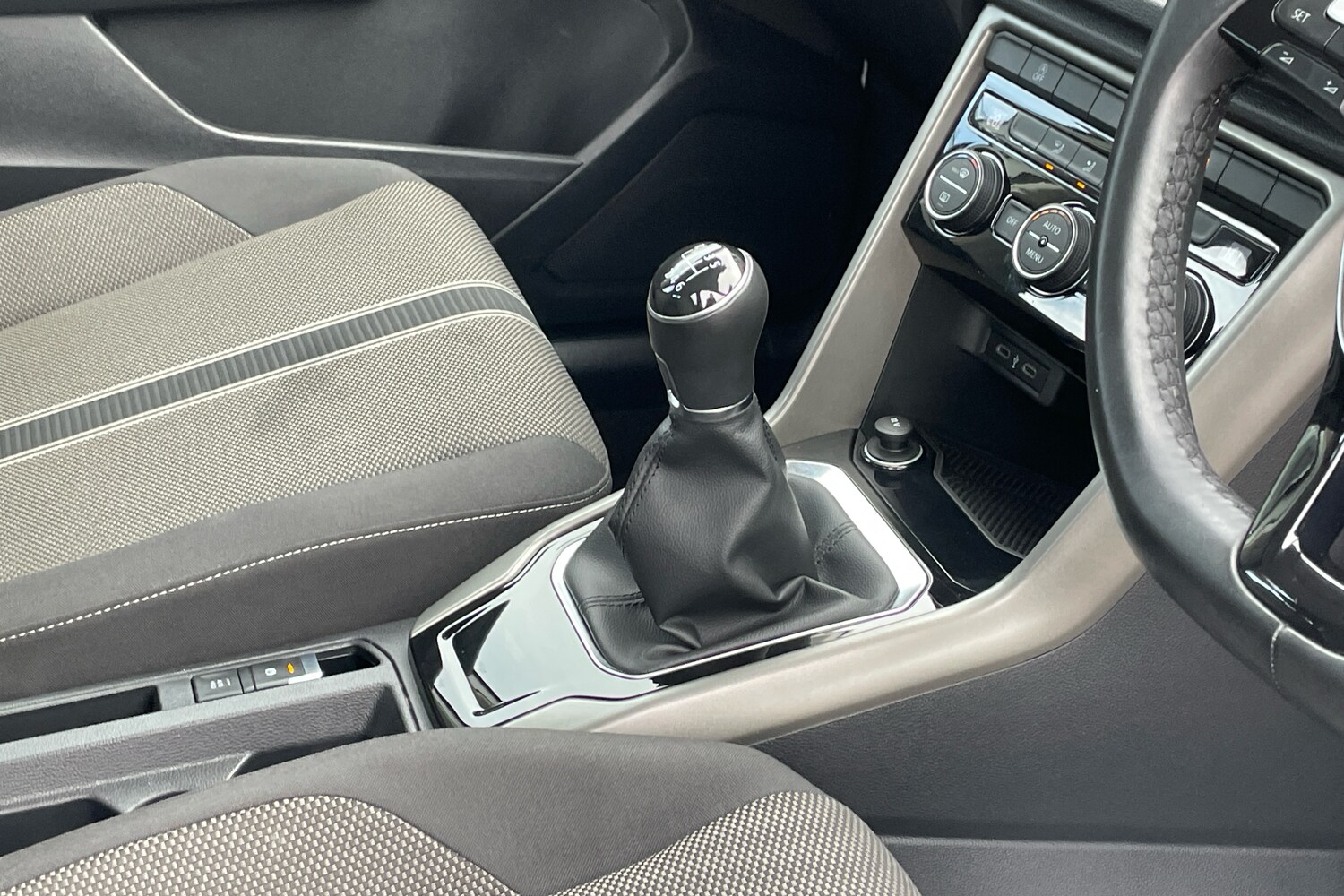 Used Volkswagen T-Roc 2021 for sale - 77685534: Photo 10