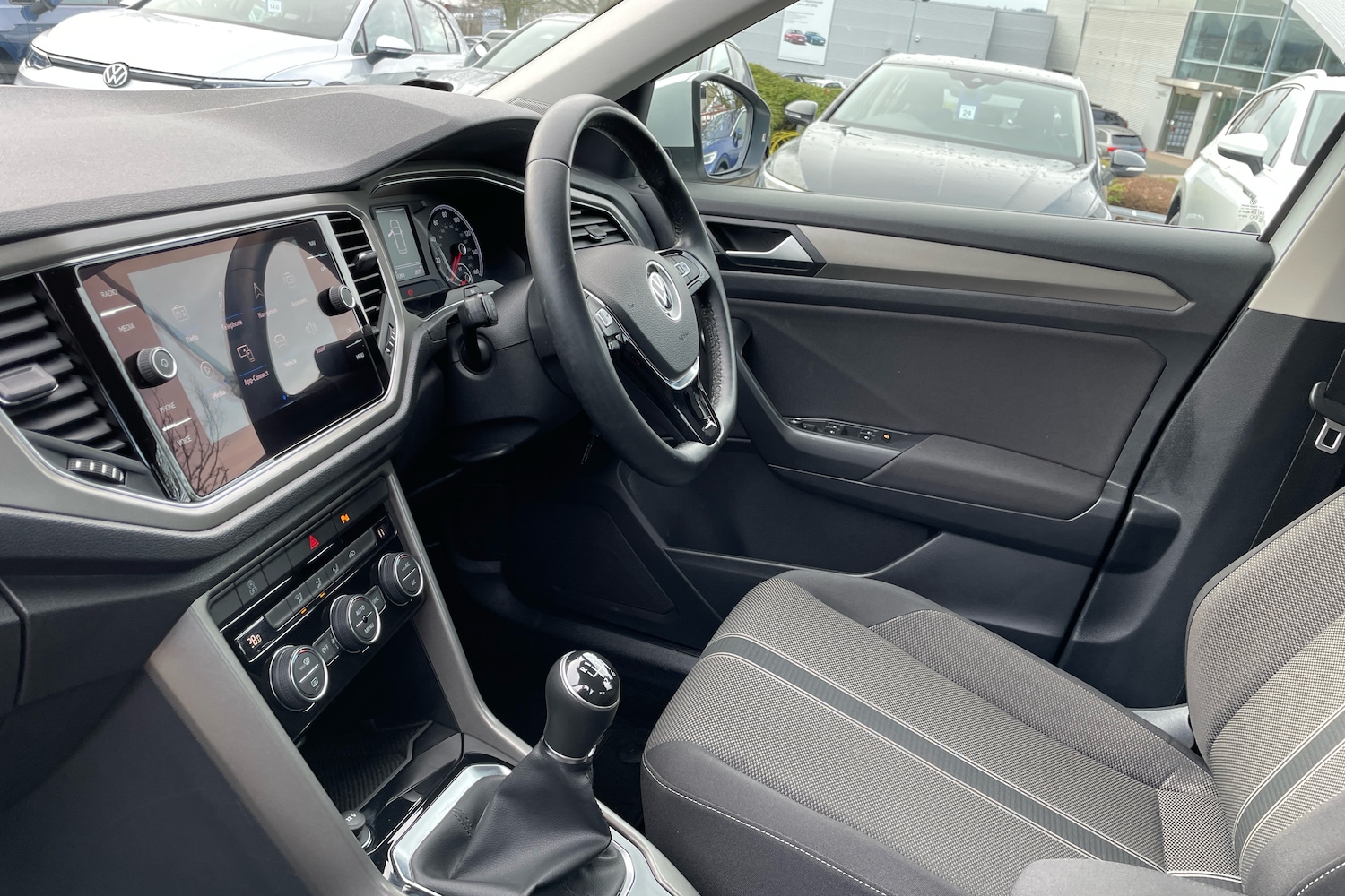 Used Volkswagen T-Roc 2021 for sale - 77685534: Photo 2