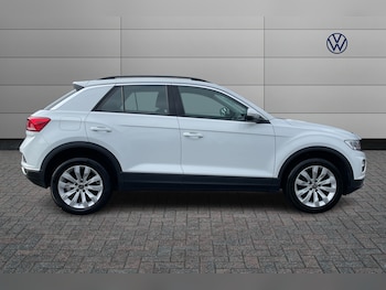 Used Volkswagen T-Roc 2021 for sale - 77685534: Photo