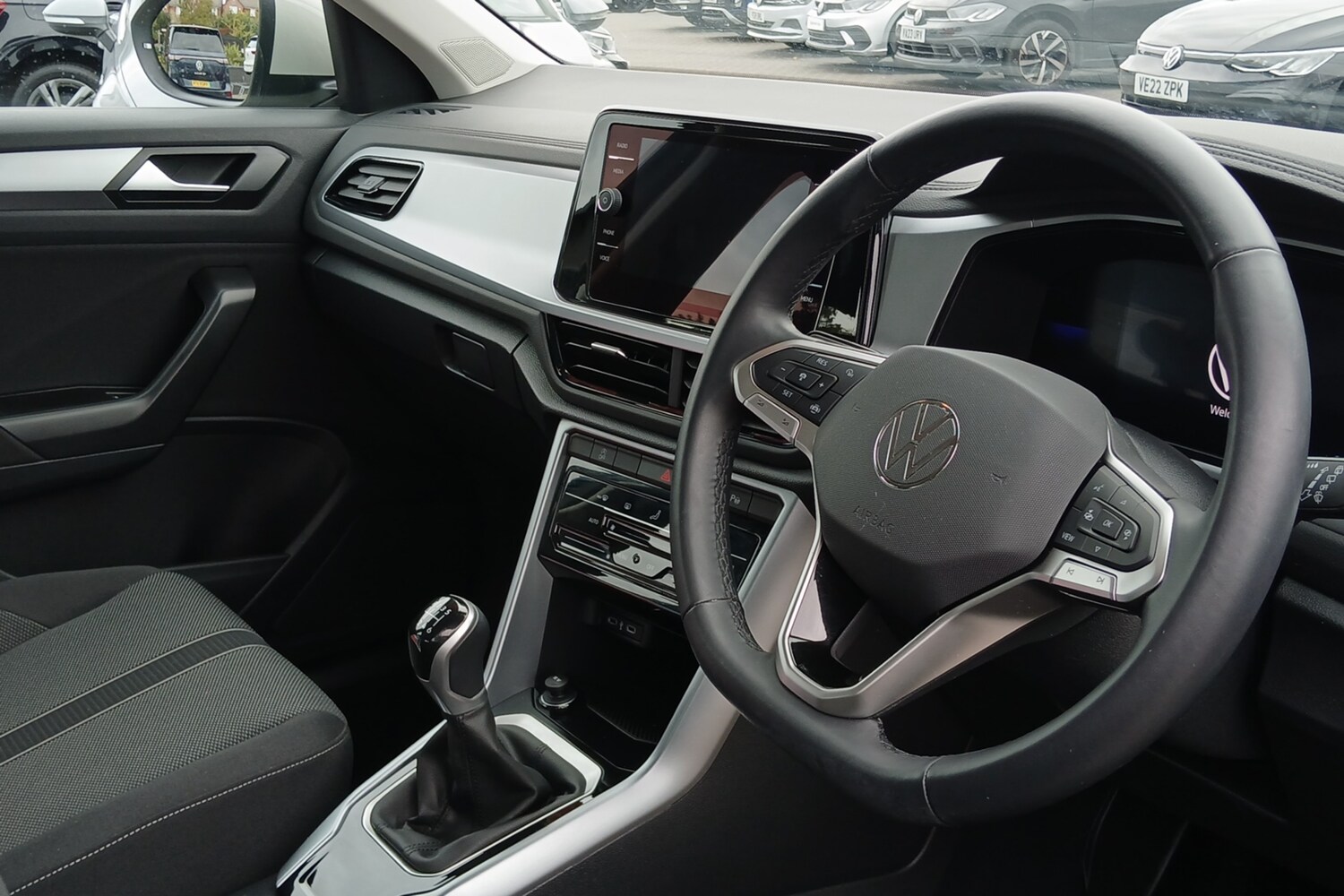 Used Volkswagen T-Roc 2024 for sale - 76677243: Photo 6