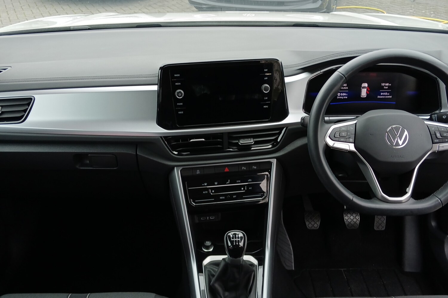 Used Volkswagen T-Roc 2024 for sale - 76677243: Photo 8