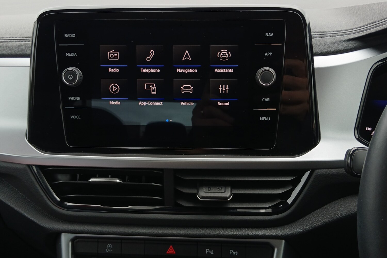 Used Volkswagen T-Roc 2024 for sale - 76677243: Photo 9