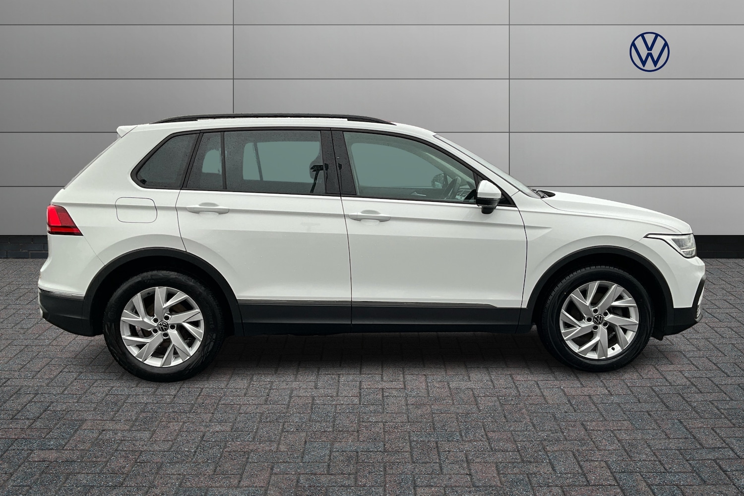 Used Volkswagen Tiguan 2023 for sale - 77706231: Photo 4