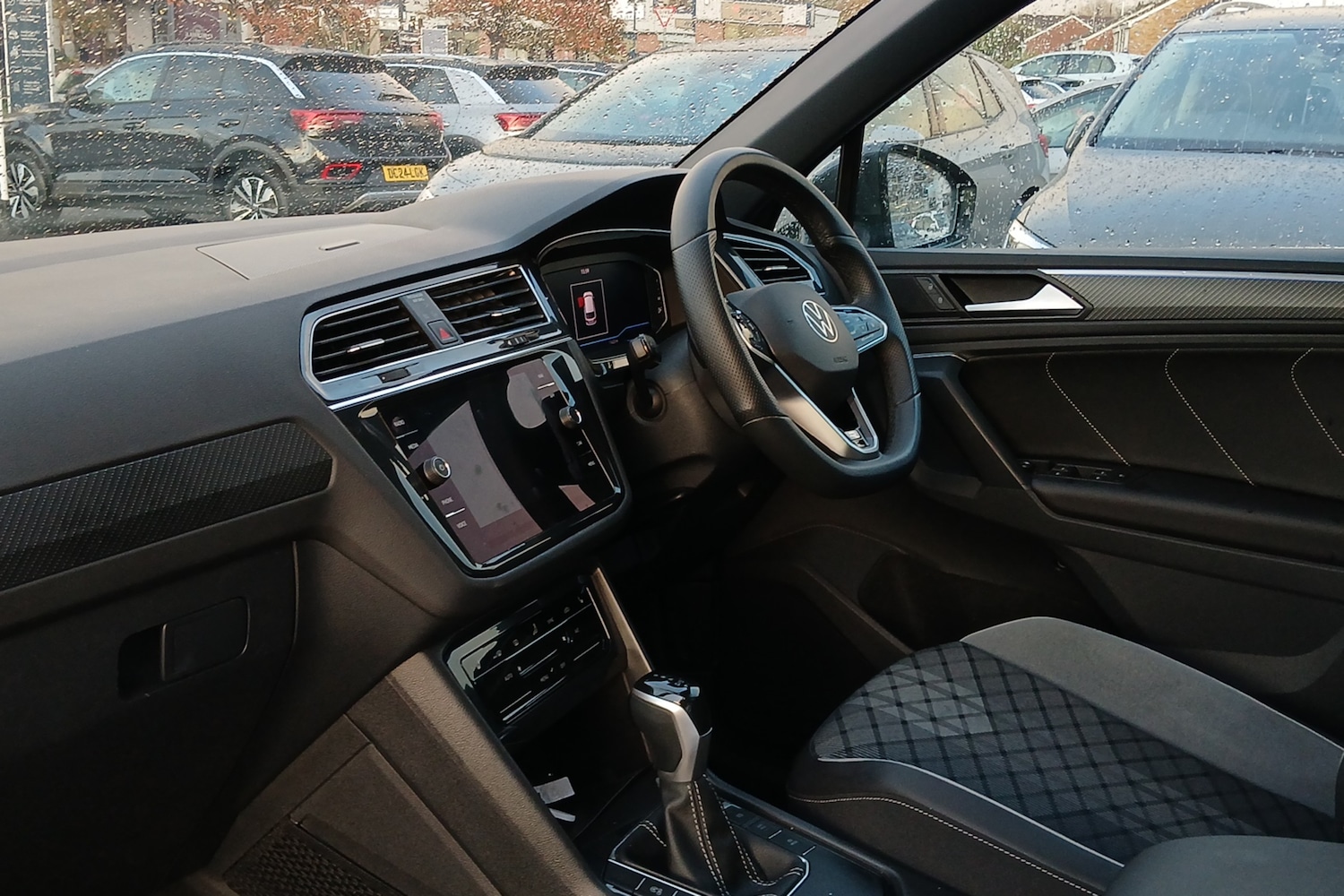 Used Volkswagen Tiguan 2024 for sale - 76677430: Photo 2