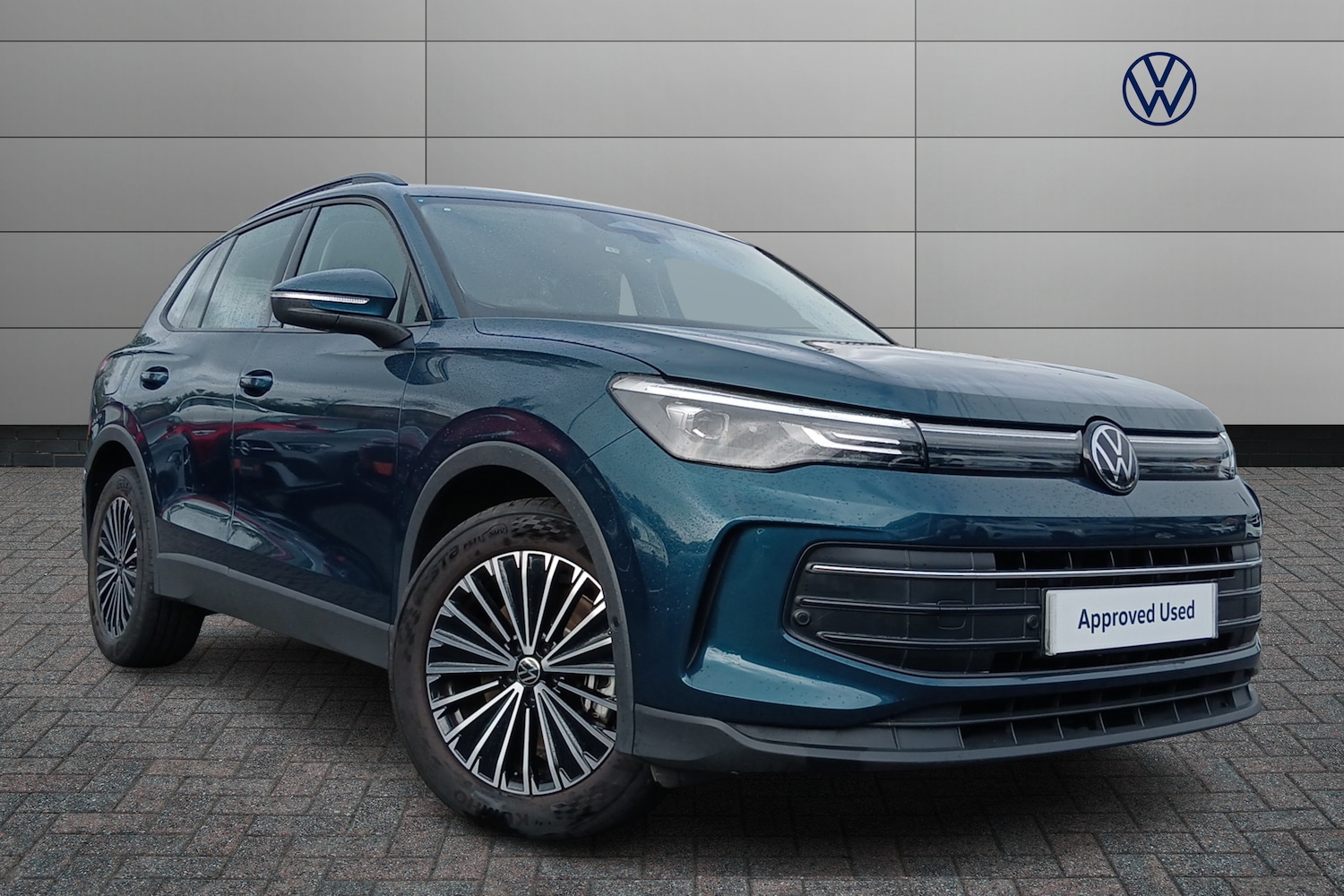 Used Volkswagen Tiguan 2024 for sale - 76677408: Photo 1